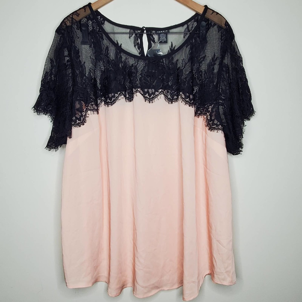 NWT Torrid Pink Eyelash Lace Short Sleeve Blouse